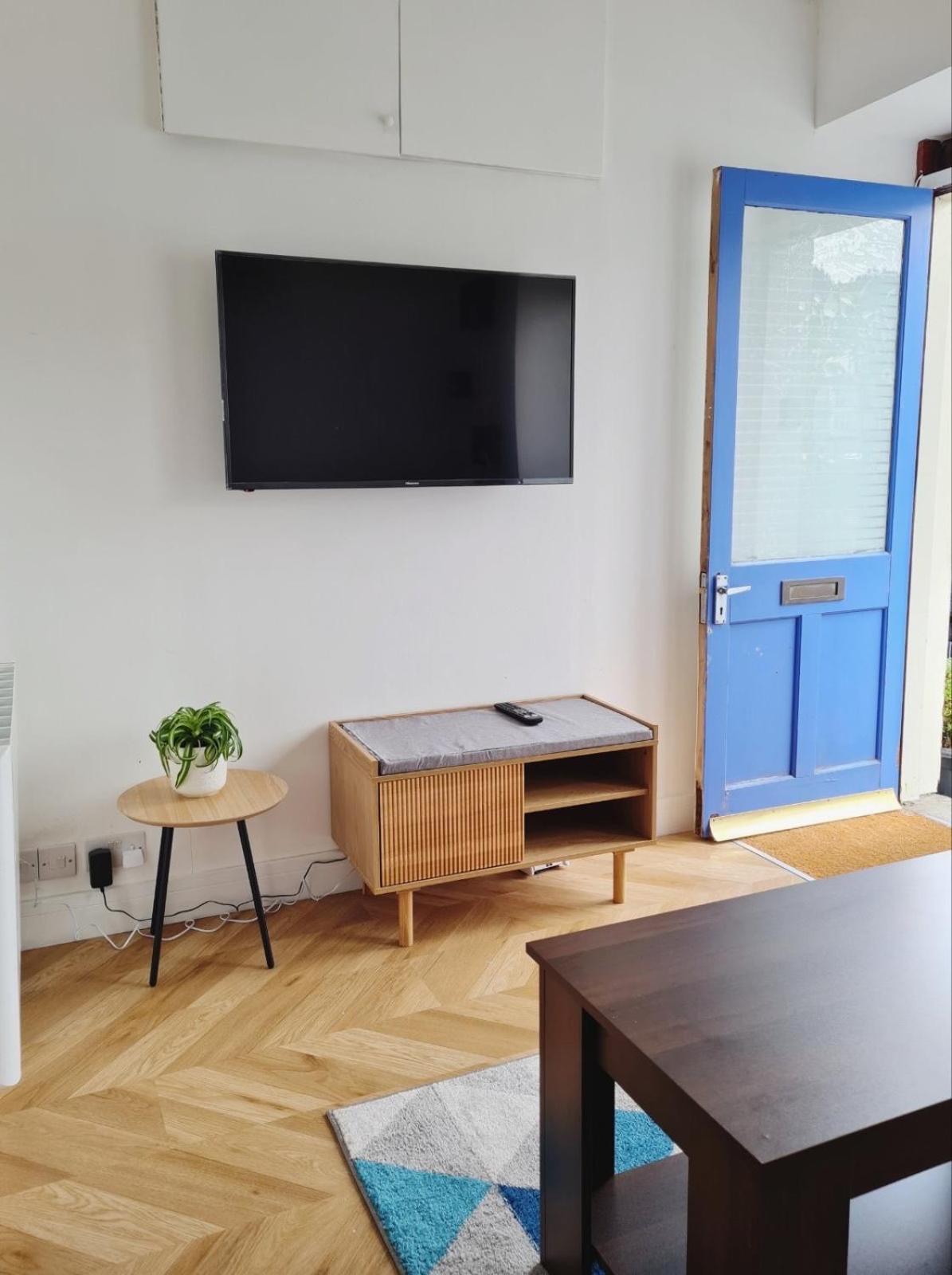 Penlea ~ 1 Bedroom Flat With Harbour View ทาร์เบิร์ต ภายนอก รูปภาพ